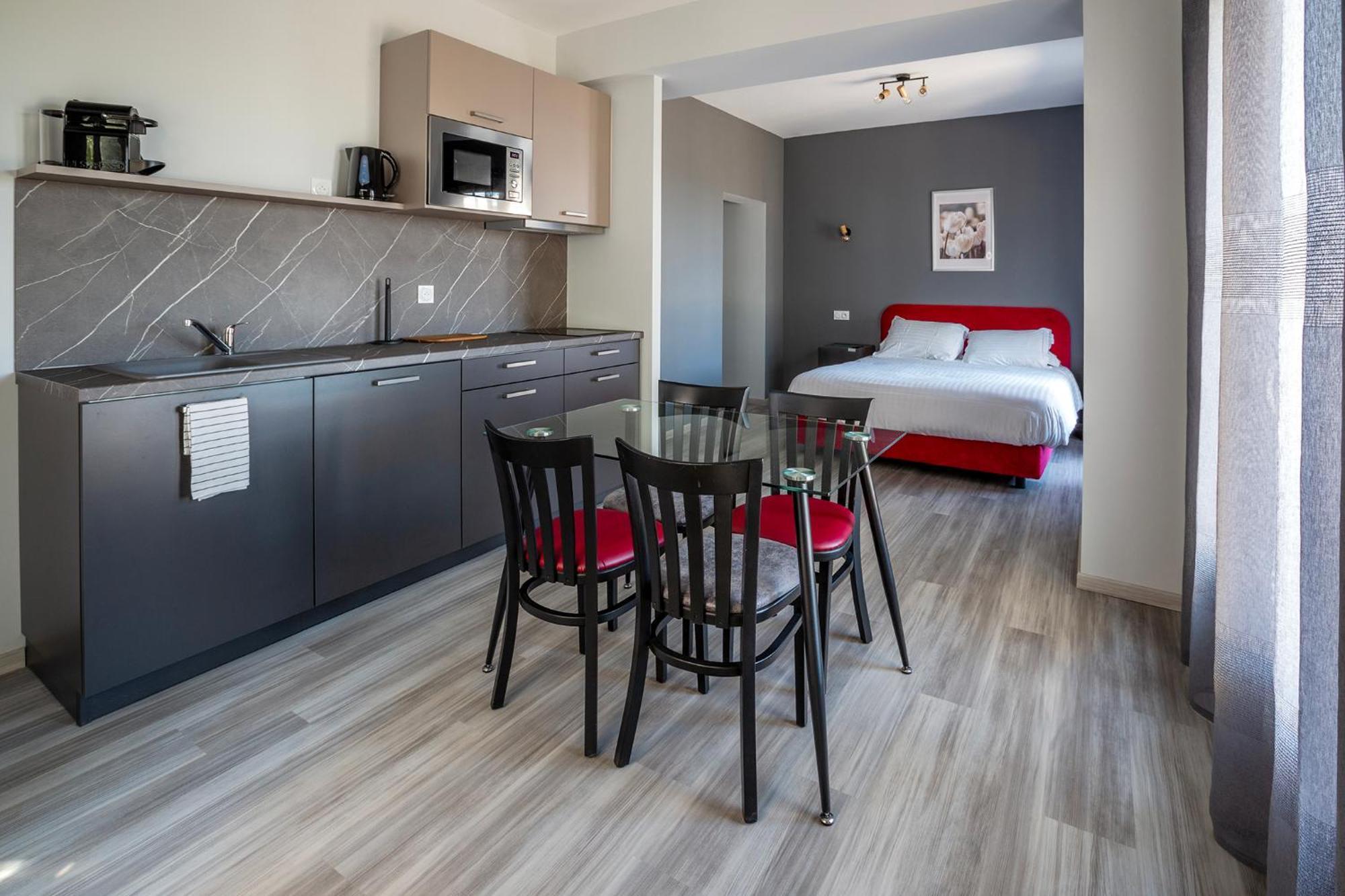 Domaine De La Mautanne Aparthotel Sainte-Tulle Εξωτερικό φωτογραφία