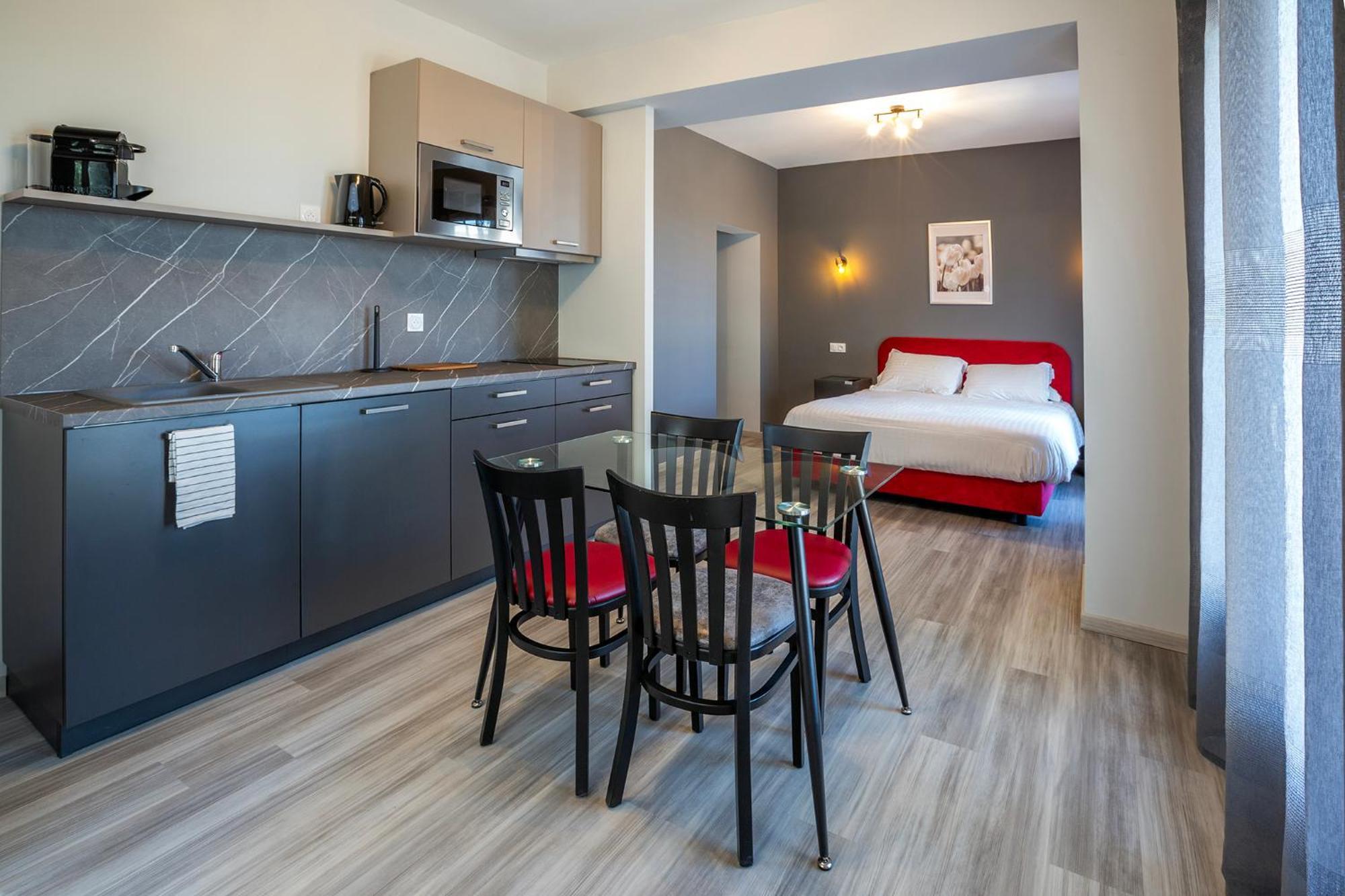 Domaine De La Mautanne Aparthotel Sainte-Tulle Εξωτερικό φωτογραφία