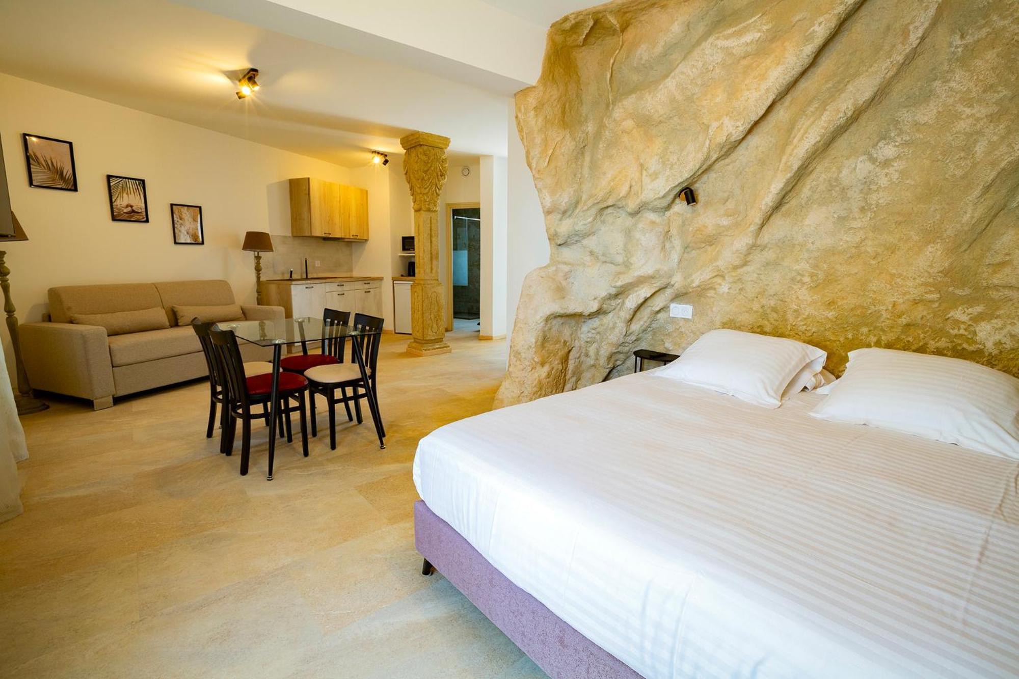 Domaine De La Mautanne Aparthotel Sainte-Tulle Εξωτερικό φωτογραφία