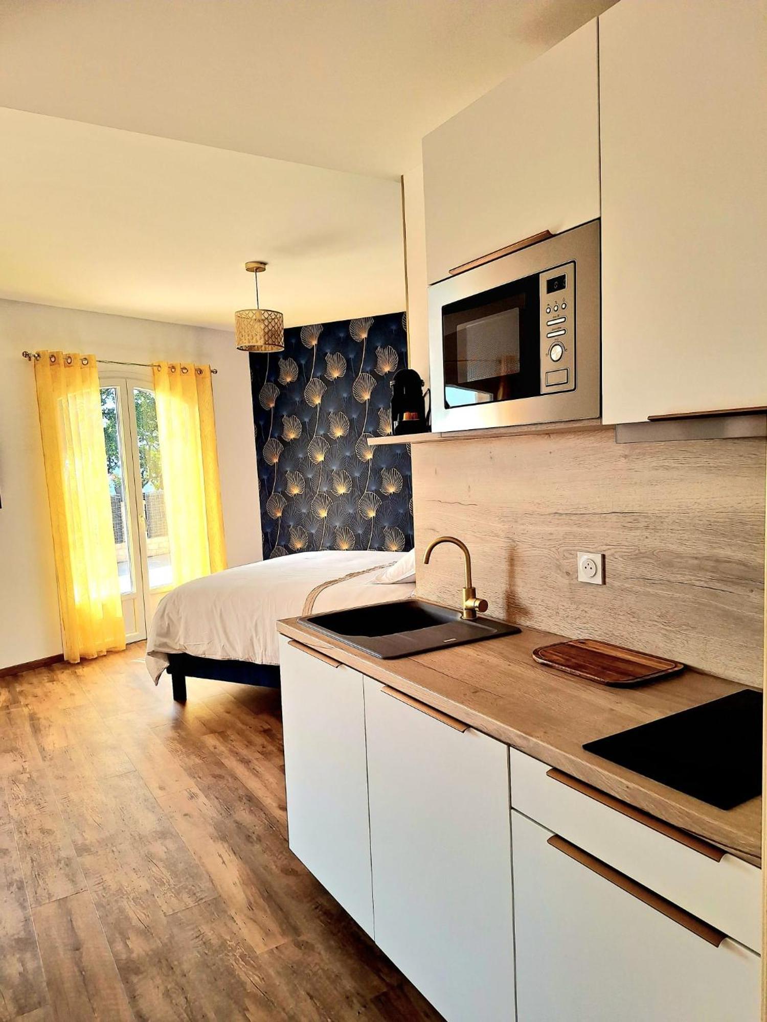 Domaine De La Mautanne Aparthotel Sainte-Tulle Εξωτερικό φωτογραφία
